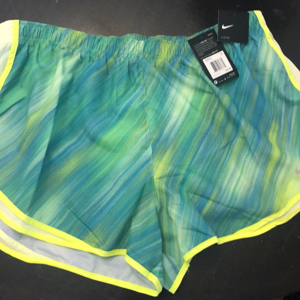 Nike running Shorts with drawstring NWTS $35